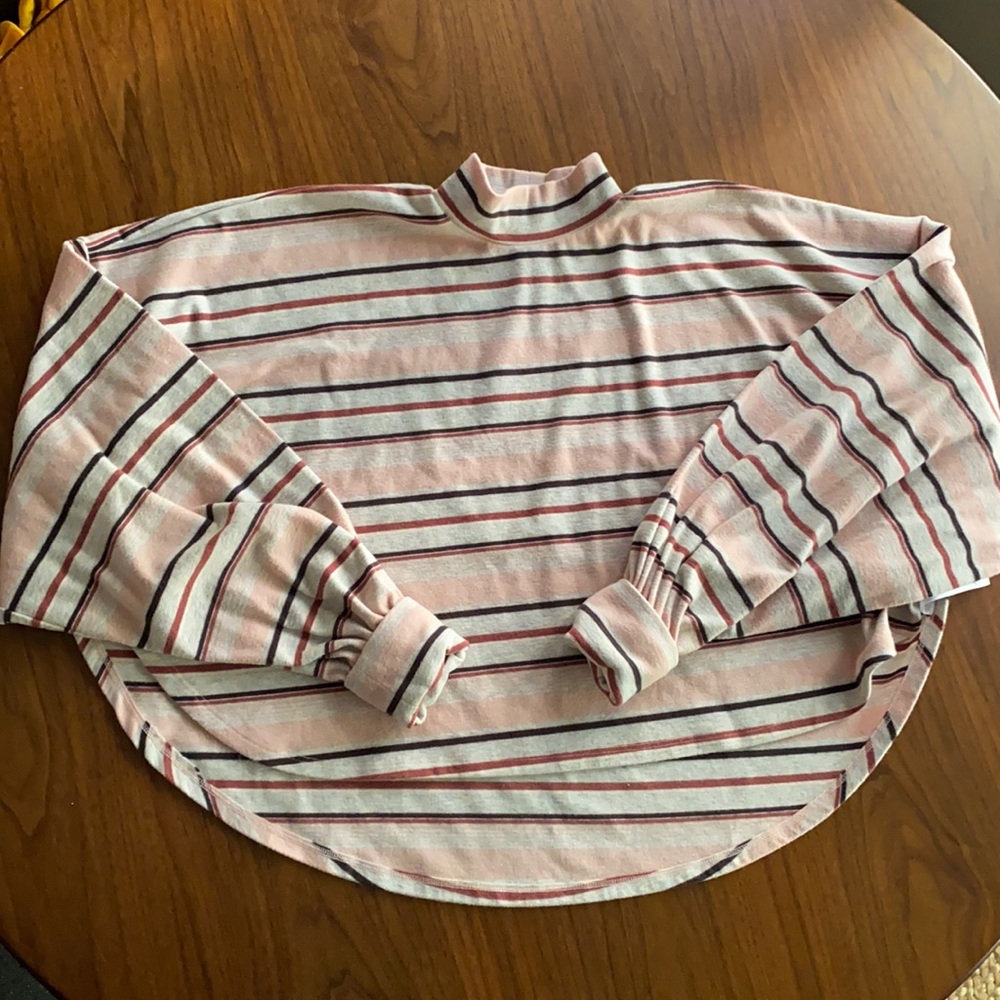 Free People XS cropped high low long sleeve top